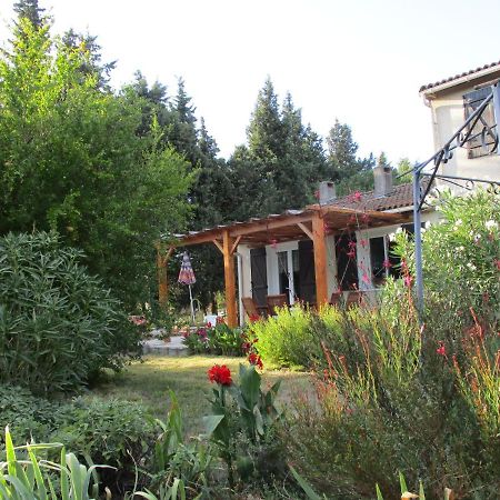Bed and Breakfast La Madeleine Pezens Esterno foto