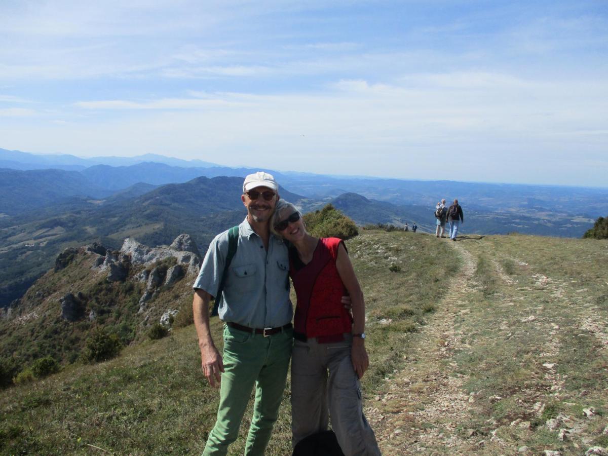 Bed and Breakfast La Madeleine Pezens Esterno foto